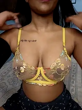 Snapshot of Ema-01 chatting on November 15, 2025, 3:30 pm Ema-01 online show from November 15, 2025, 3:30 pm