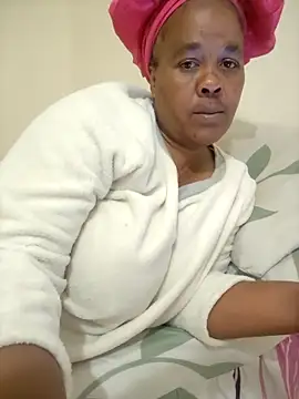 Snapshot of Ebonyboobsmilk chatting on October 2, 2025, 5:31 pm Ebonyboobsmilk online show from October 2, 2025, 5:31 pm