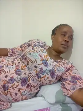 Snapshot of Ebonyboobsmilk chatting on October 6, 2025, 5:32 pm Ebonyboobsmilk online show from October 6, 2025, 5:32 pm