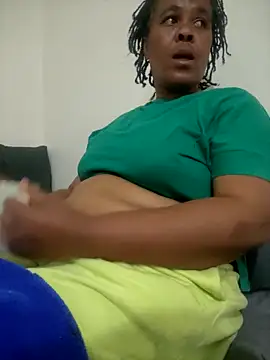 Snapshot of Ebonyboobsmilk chatting on October 21, 2025, 5:46 pm Ebonyboobsmilk online show from October 21, 2025, 5:46 pm