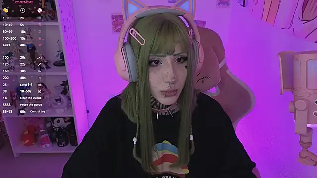 Nana stolass online show from May 13, 2026, 7:00 pm