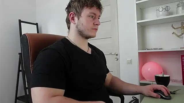 Richard Dullas online show from October 8, 2025, 10:02 am