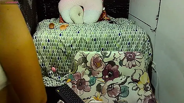  naughty milf online show from November 30, 2025, 2:26 am