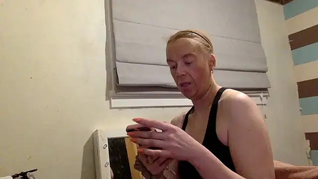 Bellababexox online show from April 3, 2026, 6:22 am