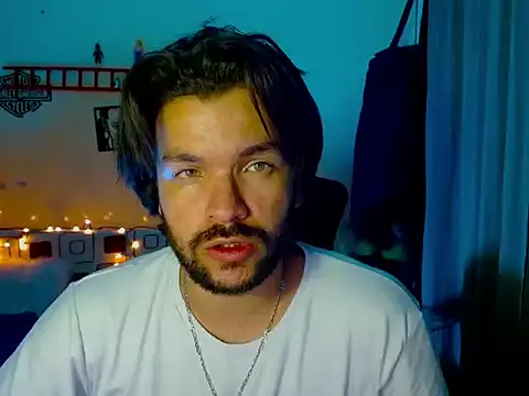 Snapshot of cortelioni_massimo_ chatting on February 6, 2026, 12:15 am cortelioni massimo online show from February 6, 2026, 12:15 am