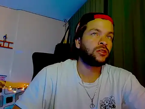 Snapshot of cortelioni_massimo_ chatting on February 25, 2026, 1:04 am cortelioni massimo online show from February 25, 2026, 1:04 am