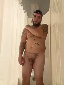 Snapshot of LuisBellaco chatting on October 28, 2025, 3:54 am LuisBellaco online show from October 28, 2025, 3:54 am