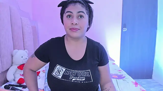 AndreaSweet2 online show from September 10, 2025, 7:47 pm