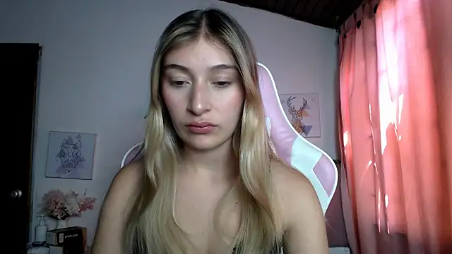 Snapshot of SophiaaLee chatting on April 26, 2026, 6:05 pm SophiaaLee online show from April 26, 2026, 6:05 pm