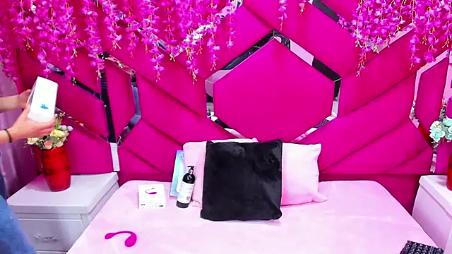 Snapshot of Nanis_James chatting on December 14, 2025, 4:07 am Nanis James online show from December 14, 2025, 4:07 am