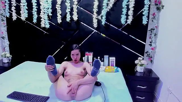 Snapshot of Nanis_James chatting on February 12, 2026, 3:23 am Nanis James online show from February 12, 2026, 3:23 am