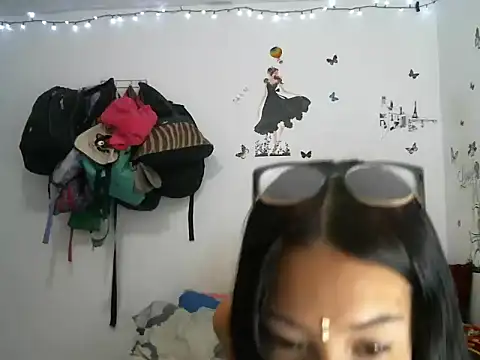 Thalia 220 online show from November 22, 2025, 10:31 pm