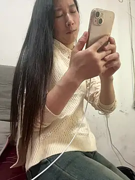 crhong666 online show from April 9, 2026, 12:43 am