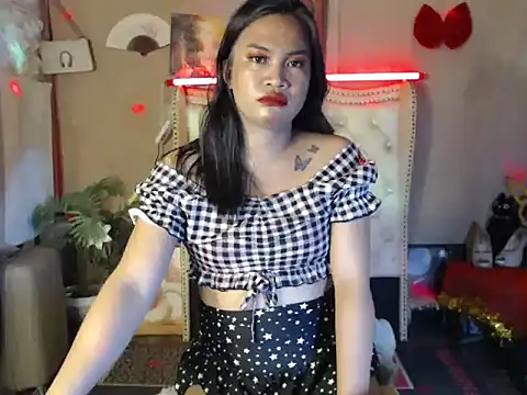 miss laila  online show from September 18, 2025, 11:01 am