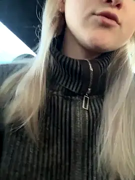 EmilyMood online show from September 9, 2025, 2:44 am