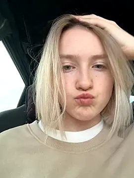 EmilyMood online show from September 16, 2025, 2:56 am