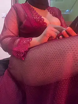 Snapshot of Sandrila159 chatting on April 7, 2026, 9:32 am Sandrila159 online show from April 7, 2026, 9:32 am