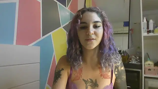 peetitefairy online show from April 18, 2026, 4:05 am