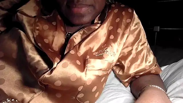 Curvy AfricanQuinn online show from March 13, 2026, 10:27 pm