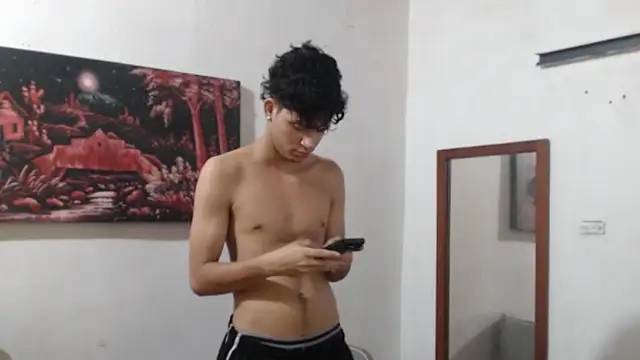 alice julls online show from November 7, 2025, 8:09 pm