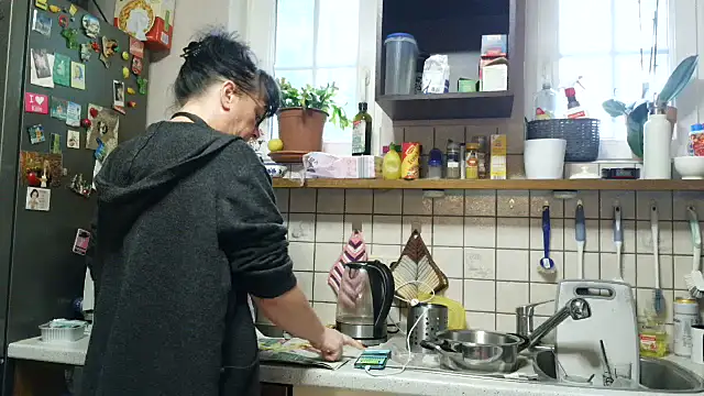 Snapshot of honey47 chatting on October 11, 2025, 2:26 pm honey47 online show from October 11, 2025, 2:26 pm