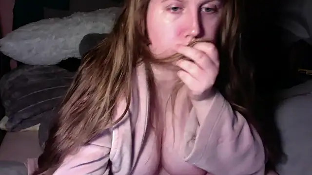 Snapshot of Missmissymee chatting on October 25, 2025, 7:08 pm Missmissymee online show from October 25, 2025, 7:08 pm