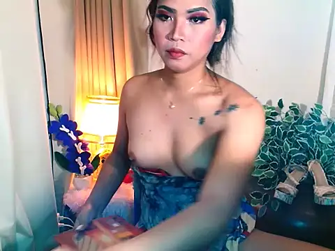 Gwensweetcum online show from April 14, 2026, 8:26 pm