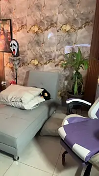 hannachris- online show from October 26, 2025, 1:33 am