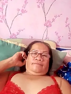 Snapshot of vickyhot1966 chatting on September 30, 2025, 12:43 pm vickyhot1966 online show from September 30, 2025, 12:43 pm