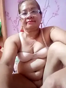 Snapshot of vickyhot1966 chatting on October 3, 2025, 9:01 pm vickyhot1966 online show from October 3, 2025, 9:01 pm