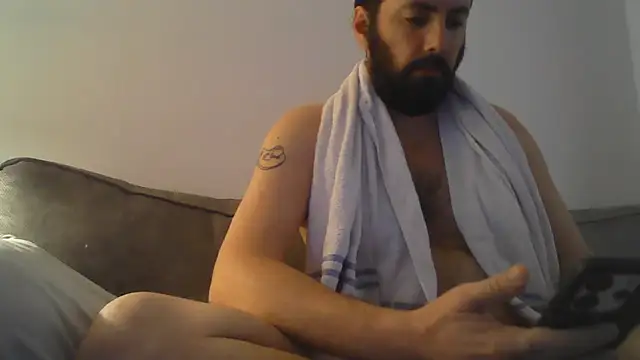 Snapshot of Big_Bi_Cub chatting on September 9, 2025, 2:49 pm Big Bi Cub online show from September 9, 2025, 2:49 pm