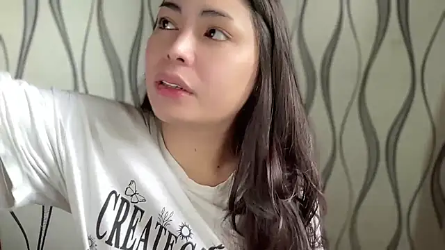 lovekatexx online show from November 14, 2025, 3:27 am