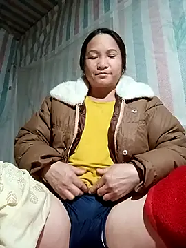 Love-Mama33 online show from January 5, 2026, 11:52 pm