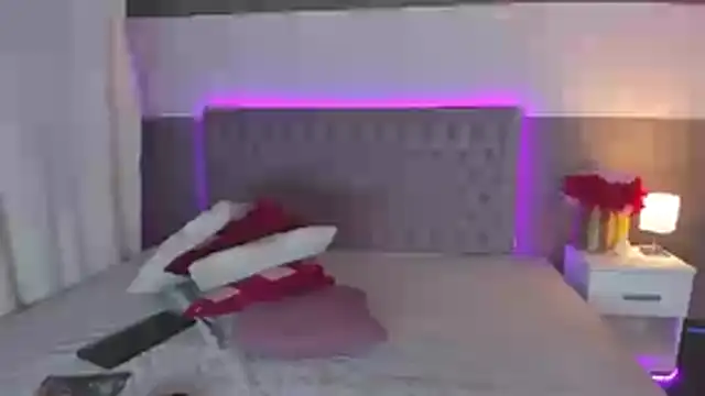 NathalyStars online show from October 20, 2025, 1:11 pm