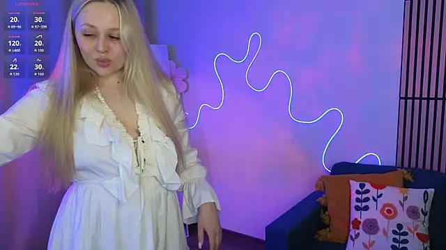 Estella Elwood online show from March 23, 2026, 7:40 pm