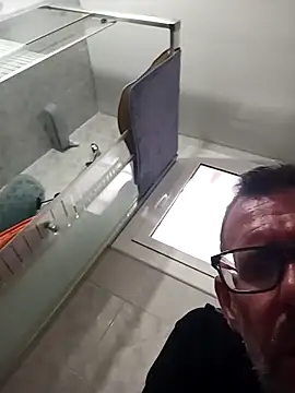 gigolobcn online show from March 23, 2026, 2:21 pm