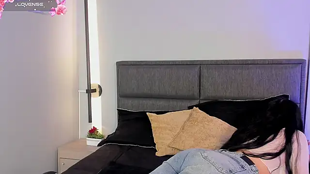 Snapshot of Emma__clark_ chatting on October 8, 2025, 12:25 pm Emma clark online show from October 8, 2025, 12:25 pm