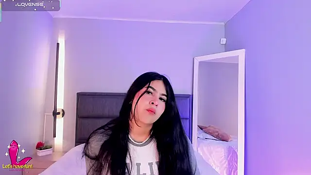 Snapshot of Emma__clark_ chatting on November 5, 2025, 12:27 pm Emma clark online show from November 5, 2025, 12:27 pm