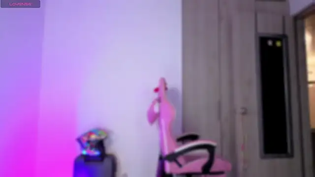 Snapshot of colette_e chatting on October 12, 2025, 6:23 am colette e online show from October 12, 2025, 6:23 am