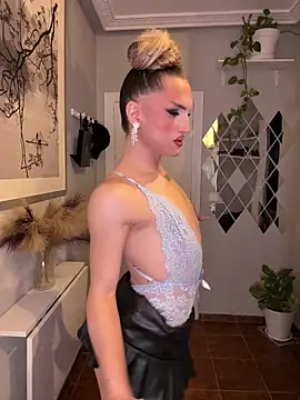 Snapshot of lacattiva chatting on October 8, 2025, 8:28 pm lacattiva online show from October 8, 2025, 8:28 pm