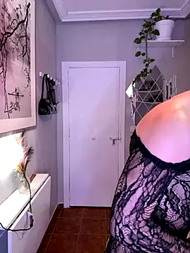 Snapshot of lacattiva chatting on November 28, 2025, 8:11 pm lacattiva online show from November 28, 2025, 8:11 pm