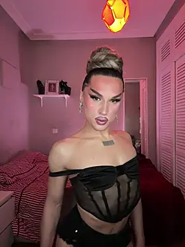 Snapshot of lacattiva chatting on February 10, 2026, 5:50 pm lacattiva online show from February 10, 2026, 5:50 pm