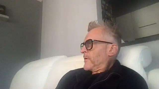 Snapshot of Axl_hot chatting on September 28, 2025, 12:54 pm Axl hot online show from September 28, 2025, 12:54 pm