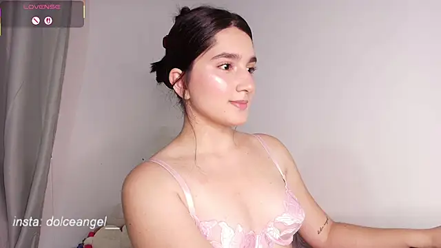 dulceangel   online show from October 2, 2025, 10:28 pm