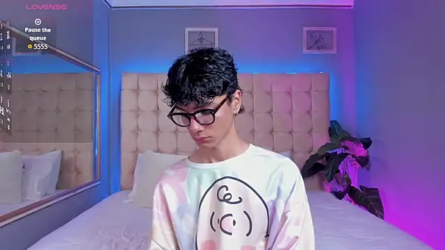 Phillicious   online show from September 24, 2025, 10:24 pm