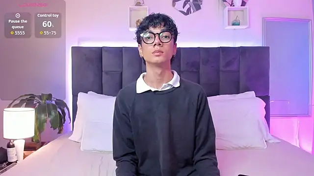 Phillicious   online show from October 1, 2025, 9:10 pm