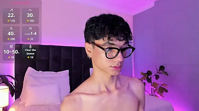 Phillicious   online show from November 3, 2025, 9:16 pm