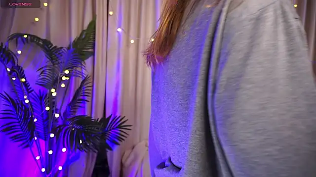 Snapshot of Sense_Of_Rosemary chatting on September 20, 2025, 5:52 am Sense Of Rosemary online show from September 20, 2025, 5:52 am