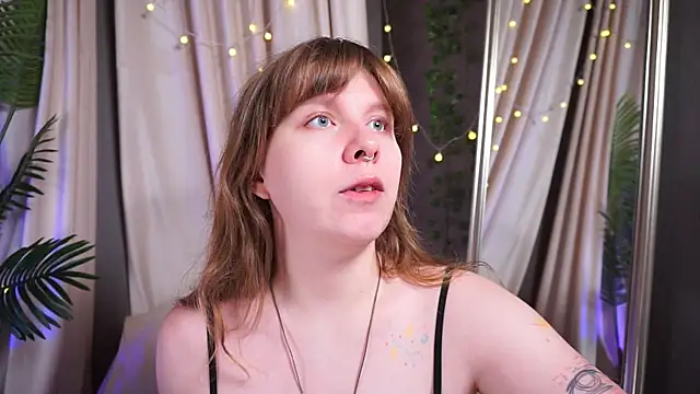 Snapshot of Sense_Of_Rosemary chatting on October 19, 2025, 6:03 am Sense Of Rosemary online show from October 19, 2025, 6:03 am