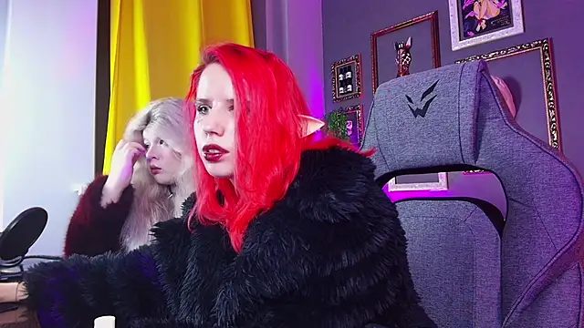 Snapshot of NitaNihil chatting on October 16, 2025, 8:10 pm NitaNihil online show from October 16, 2025, 8:10 pm